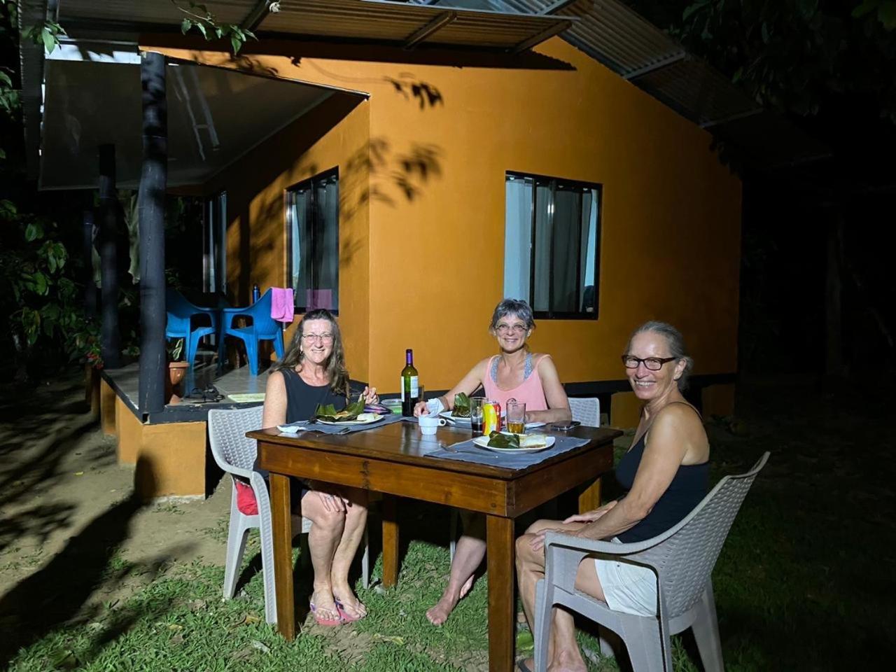 Cabinas Corcovado Green Parrot, Los Planes Drake Drakes Bay 外观 照片